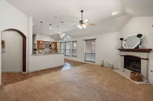 8204 Summerleaf Dr, Arlington, TX 76001 - Photo 13