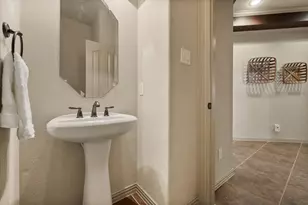 8204 Summerleaf Dr, Arlington, TX 76001 - Photo 33