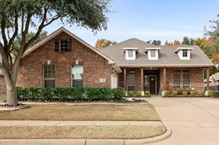 8204 Summerleaf Dr, Arlington, TX 76001 - Photo 1