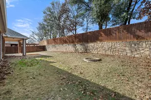 8204 Summerleaf Dr, Arlington, TX 76001 - Photo 37