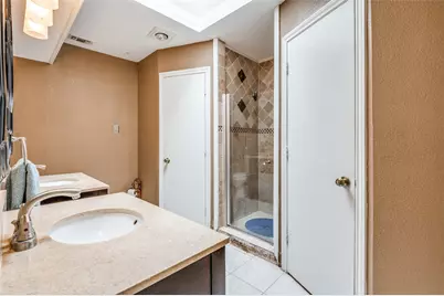 2512 Harbinger Lane, Dallas, TX 75287 - Photo 17