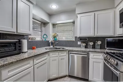 5009 Fairmount Drive, Arlington, TX 76017 - Photo 11