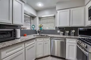 5009 Fairmount Dr, Arlington, TX 76017 - Photo 11