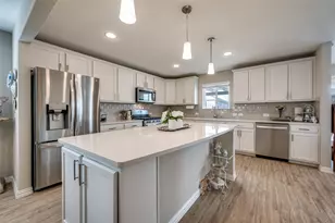 917 Rough Hollow Dr, McKinney, TX 75071 - Photo 9