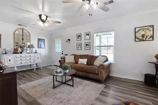 271 E Houston St, Van Alstyne, TX 75495 - Photo 9