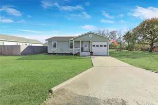 271 E Houston St, Van Alstyne, TX 75495 - Photo 1