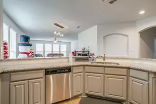 5656 Broad Bay Ln, Fort Worth, TX 76179 - Photo 9