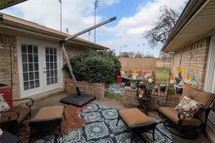 2827 Cross Timbers Dr, Irving, TX 75060 - Photo 19