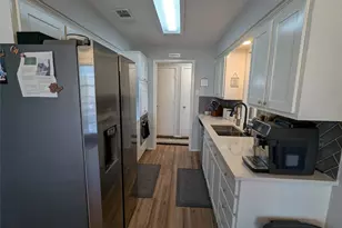 2827 Cross Timbers Dr, Irving, TX 75060 - Photo 3