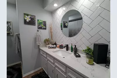 2827 Cross Timbers Drive, Irving, TX 75060 - Photo 17