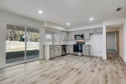 926 Meadowcove Circle, Garland, TX 75043 - Photo 7