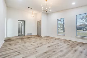 926 Meadowcove Cir, Garland, TX 75043 - Photo 5