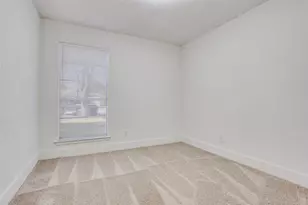 926 Meadowcove Cir, Garland, TX 75043 - Photo 13