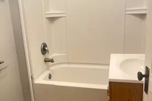 505 W Earl St, Cleburne, TX 76033 - Photo 11