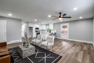 13421 Glenside Dr, Farmers Branch, TX 75234 - Photo 5