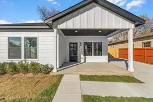 1125 E Humbolt St, Fort Worth, TX 76104 - Photo 3