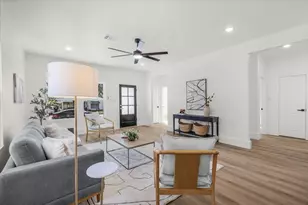 1125 E Humbolt St, Fort Worth, TX 76104 - Photo 7