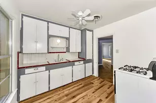 908 Yale St, River Oaks, TX 76114 - Photo 11