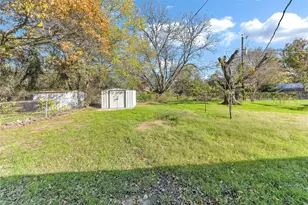 908 Yale St, River Oaks, TX 76114 - Photo 21