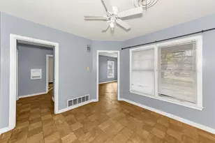 908 Yale St, River Oaks, TX 76114 - Photo 9