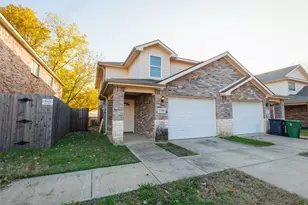 2338 Kingsway Dr, Arlington, TX 76012 - Photo 1