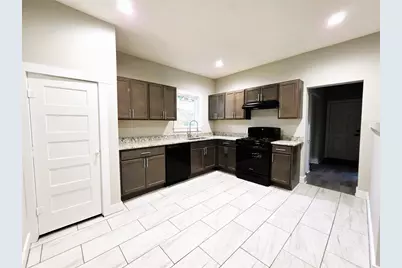 1012 Avenue K, Brownwood, TX 76801 - Photo 3