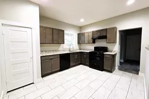 1012 Ave K, Brownwood, TX 76801 - Photo 3