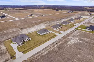 136 Lila Lk Dr, Waxahachie, TX 75165 - Photo 29