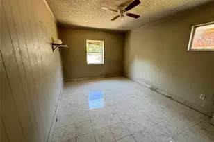 408 Simmons Dr, Hurst, TX 76053 - Photo 11