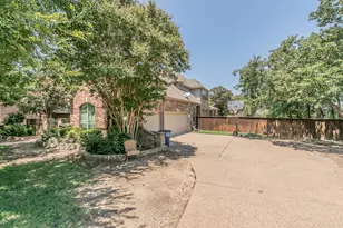2305 Beacon Hill Dr, Keller, TX 76248 - Photo 3