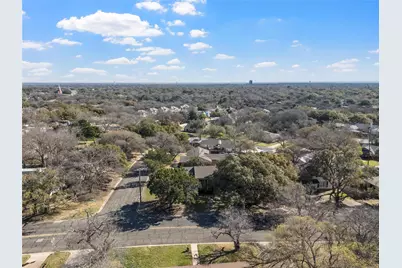 2831 Wooded Acres Drive, Waco, TX 76710 - Photo 37