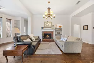 2002 Brianna Ln, Arlington, TX 76001 - Photo 9