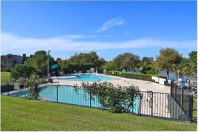 2901 Country Place Circle, Carrollton, TX 75006 - Photo 31