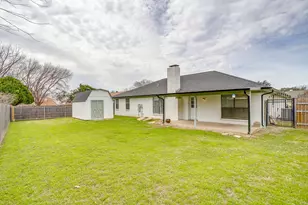 208 Meadowhill Dr, Benbrook, TX 76126 - Photo 37