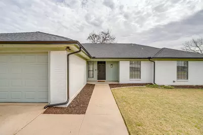 208 Meadowhill Drive, Benbrook, TX 76126 - Photo 3