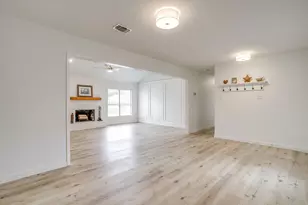 208 Meadowhill Dr, Benbrook, TX 76126 - Photo 5