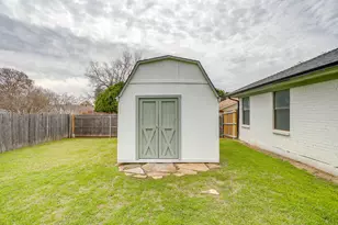 208 Meadowhill Dr, Benbrook, TX 76126 - Photo 39