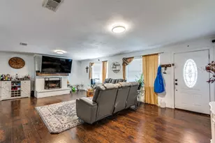 3551 Reeves St, North Richland Hills, TX 76117 - Photo 3