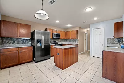 412 Sandy Creek Drive, Fort Worth, TX 76131 - Photo 5