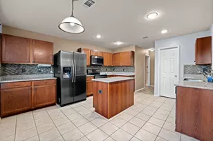 412 Sandy Creek Dr, Fort Worth, TX 76131 - Photo 5