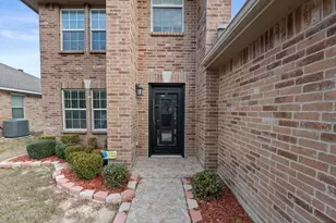 412 Sandy Creek Dr, Fort Worth, TX 76131 - Photo 3