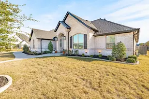 412 Fowler Dr, Granbury, TX 76048 - Photo 3