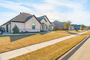 412 Fowler Dr, Granbury, TX 76048 - Photo 5