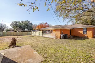 1327 Southern Blvd, Cleburne, TX 76033 - Photo 37