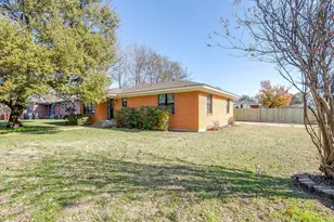 1327 Southern Blvd, Cleburne, TX 76033 - Photo 7