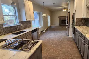 3316 Sir Stewart Cir, Grand Prairie, TX 75052 - Photo 3