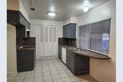 2654 Princeton Drive, Lancaster, TX 75134 - Photo 5