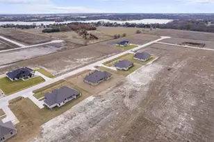 140 Lila Lk Dr, Waxahachie, TX 75165 - Photo 35