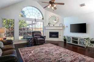 2409 Chesterwood Dr, Little Elm, TX 75068 - Photo 5