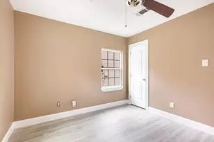 517 Thompson St, Irving, TX 75061 - Photo 15